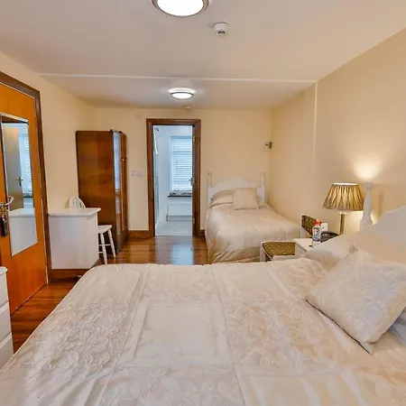 Casa de hóspedes Cawley's 2*