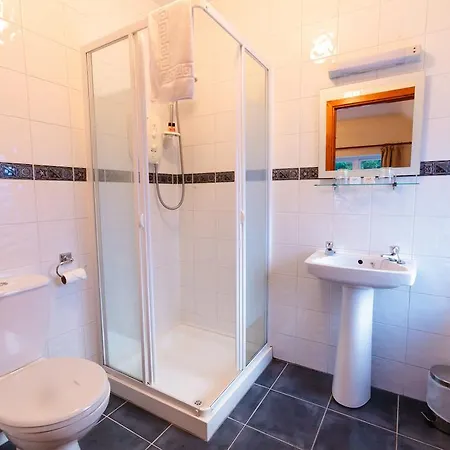 Cawley's 2* Tubbercurry