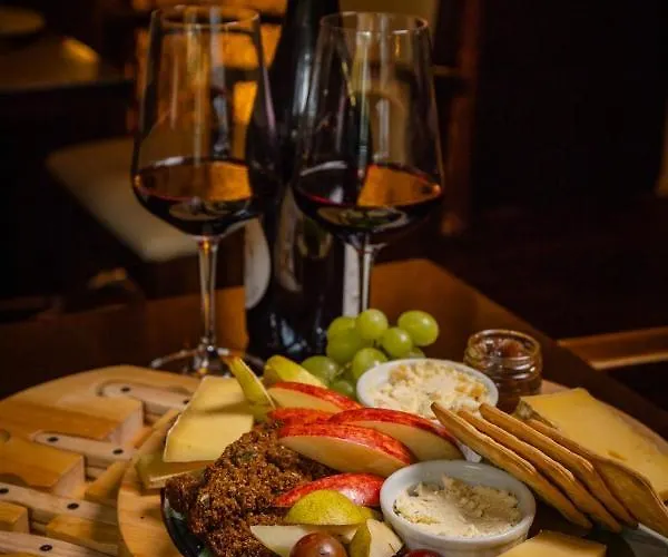 Cawley's 2* Tubbercurry