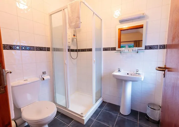 Cawley's 2* Tubbercurry